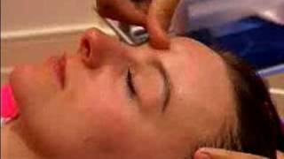 How to Give Ayurvedic Massage : How to Give a Head Massage Using Ayurvedic Techniques